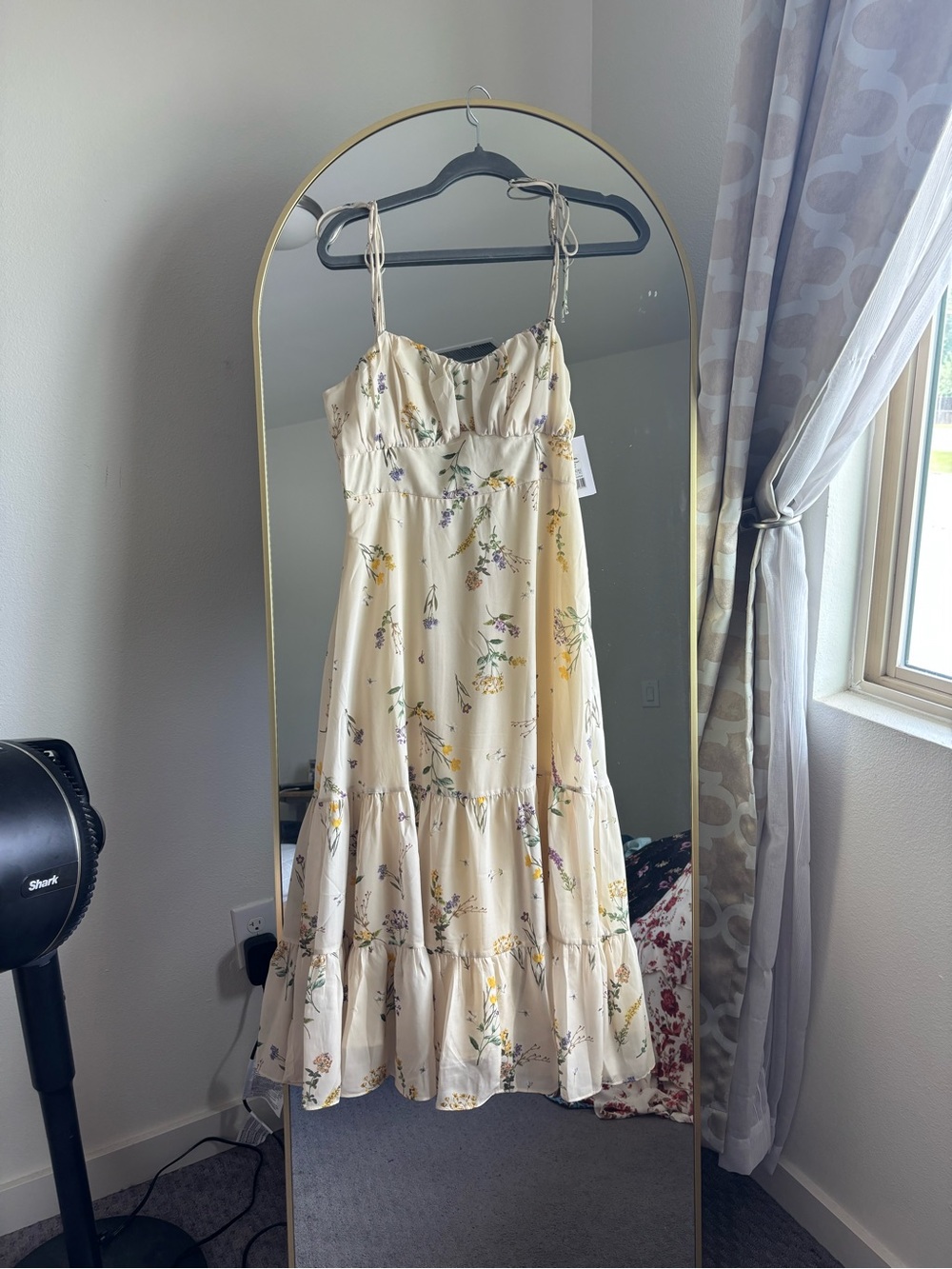 Floral showpo dress (NWT)